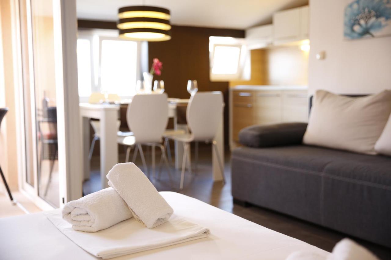 Guest House Lorenta Vodice Buitenkant foto