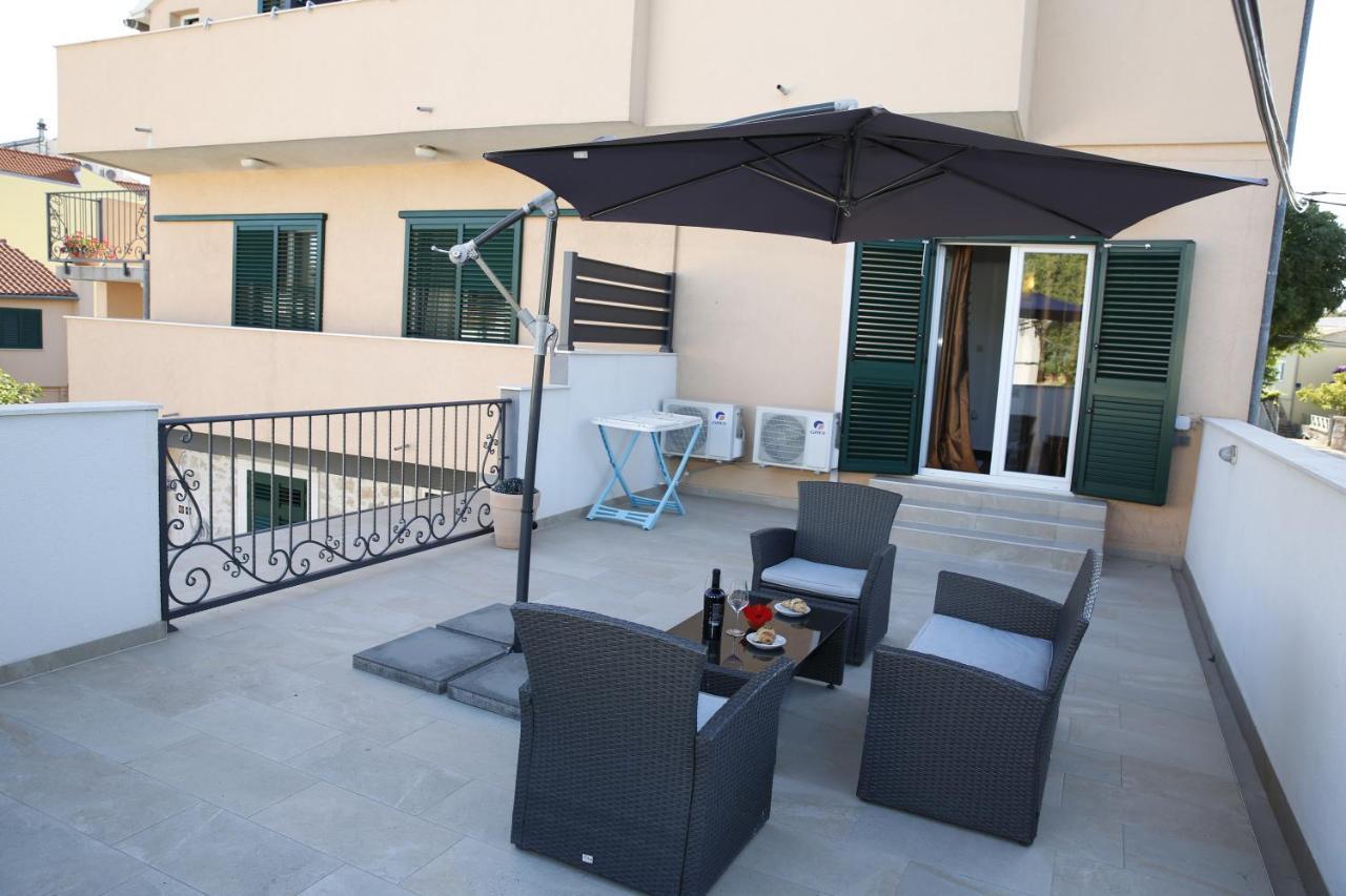 Guest House Lorenta Vodice Buitenkant foto