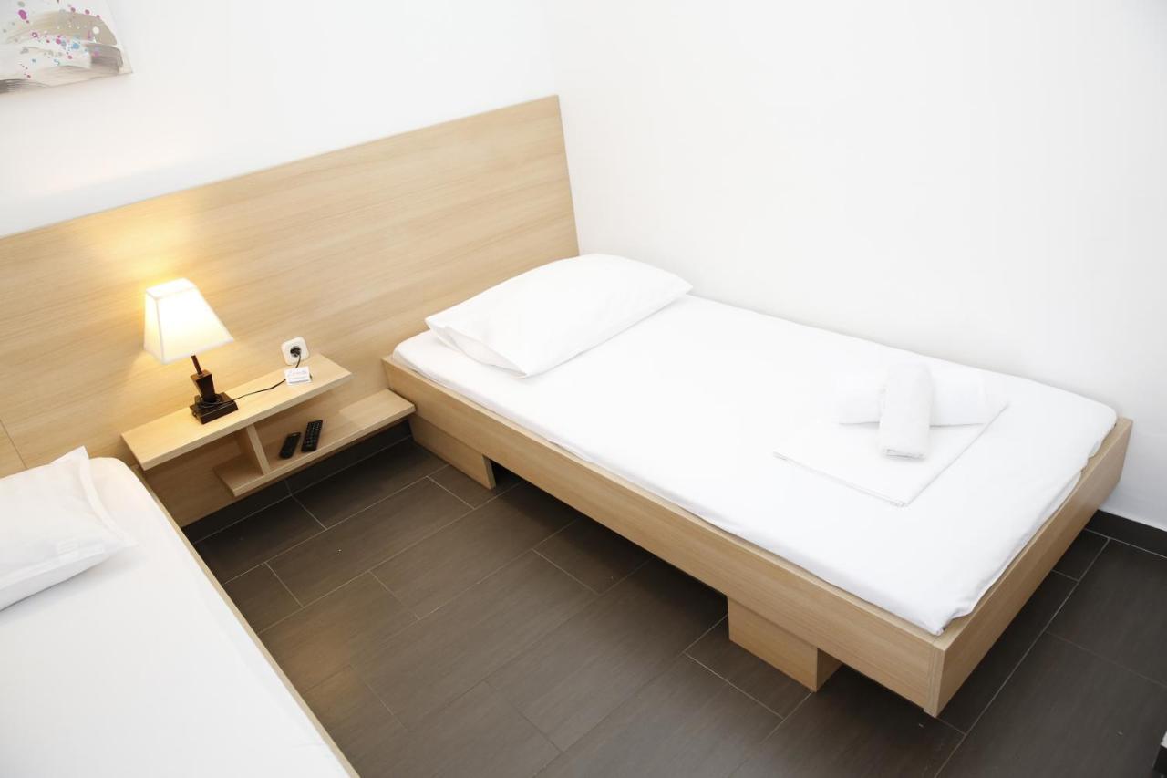 Guest House Lorenta Vodice Buitenkant foto