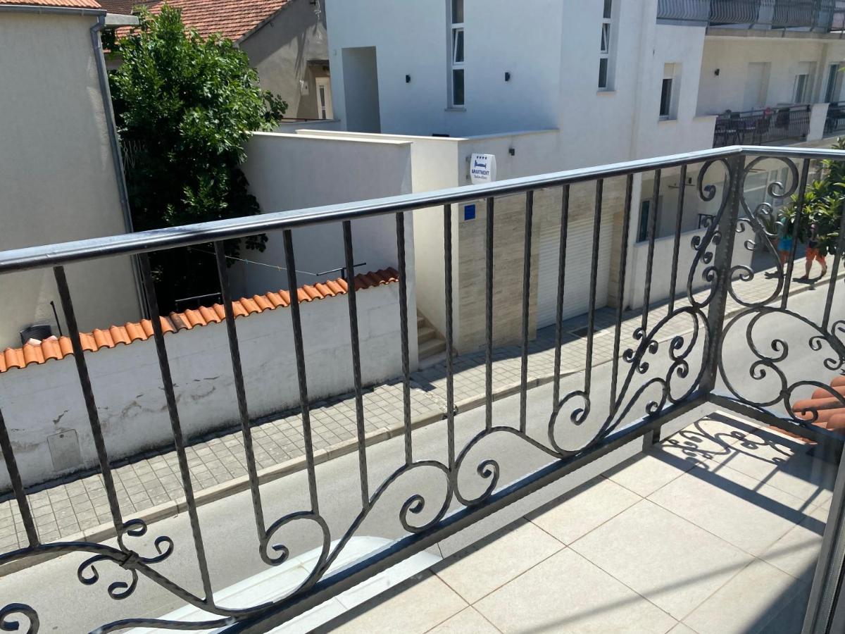 Guest House Lorenta Vodice Buitenkant foto
