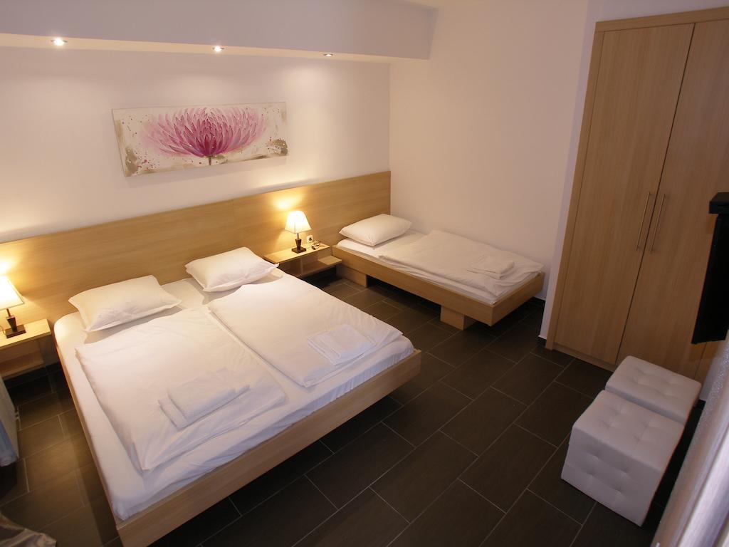 Guest House Lorenta Vodice Kamer foto