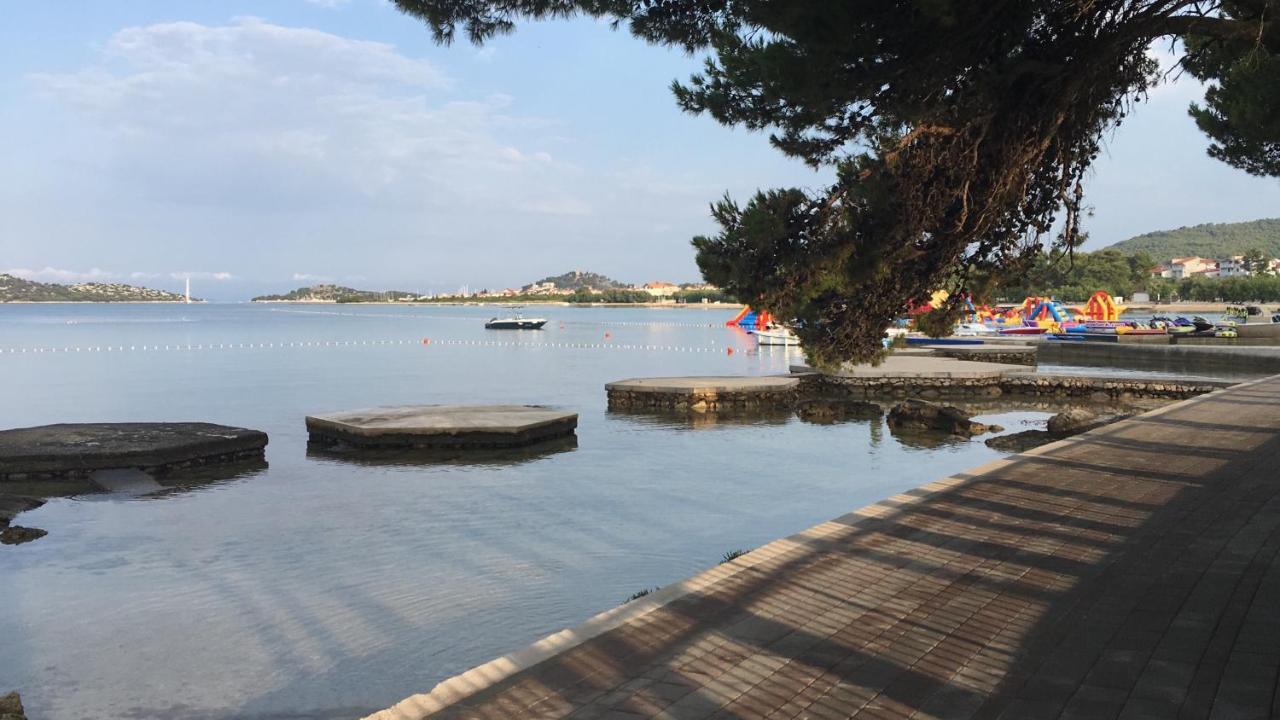 Guest House Lorenta Vodice Buitenkant foto