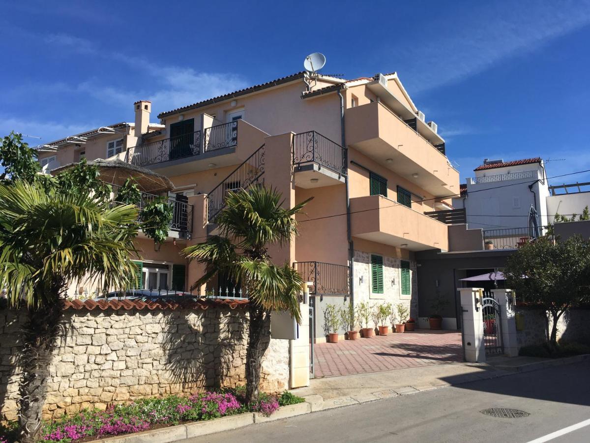 Guest House Lorenta Vodice Buitenkant foto